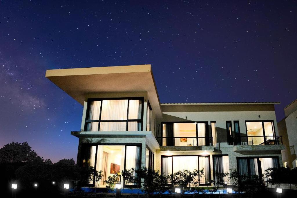 Diamond Bay Golf And Villas Нячанг Экстерьер фото